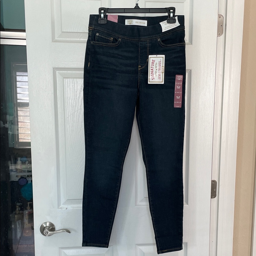 Signature by Levi Strauss Skinny Jeans Size 29 Dark Indigo 28” Inseam NWT
